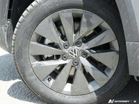 Enjoy the versatility and comfort of this 2024 Volkswagen Taos Comfortline, boasting a sleek Pure Gr... (image 5)