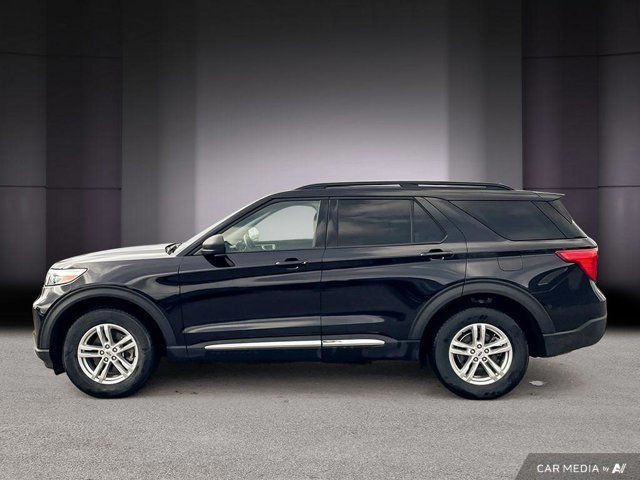 2023 Ford Explorer XLT | Panoramic Sunroof | Leather | Captain in Cars & Trucks in Cambridge - Image 2
