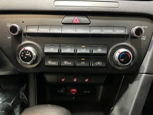 2020 Kia Sportage in Cars & Trucks in Ottawa - Image 27