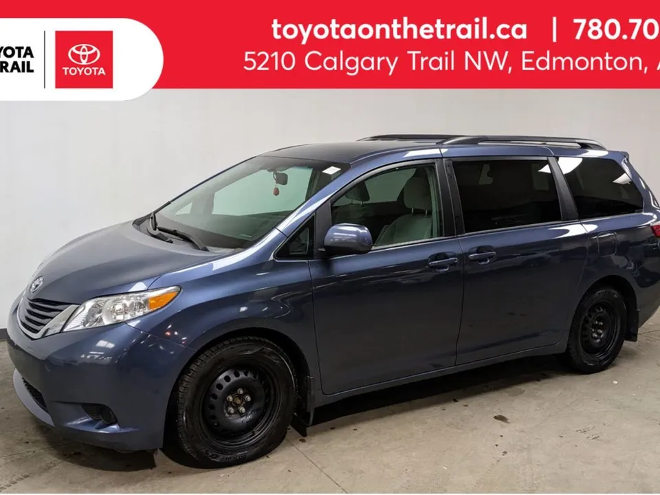 2017 Toyota Sienna LE AWD; WINTER/SUMMER TIRES/RIMS, BACKUP CAME