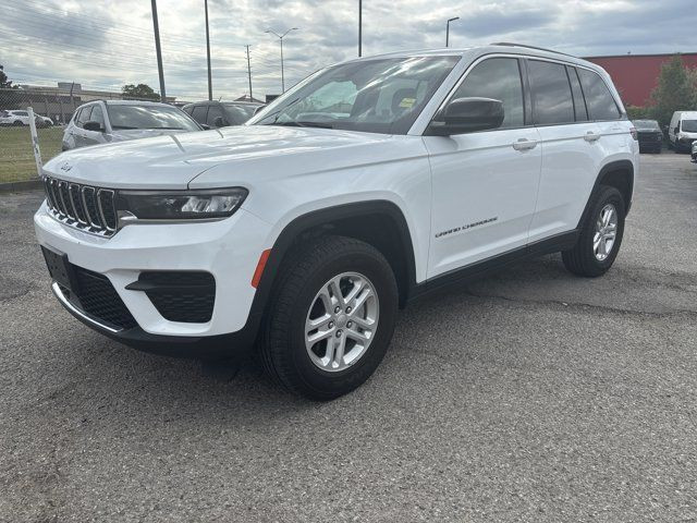 2024 Jeep Grand Cherokee LAREDO**8.4 in Cars & Trucks in Mississauga / Peel Region