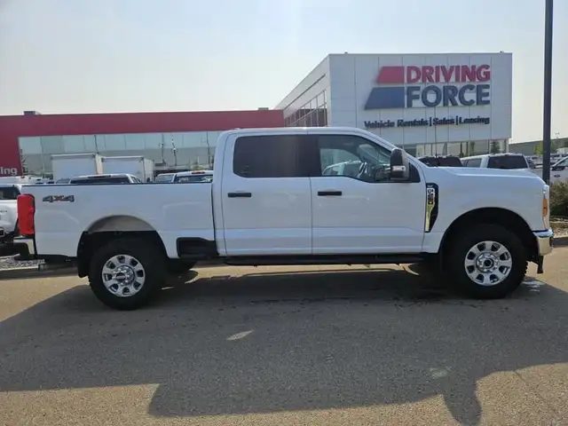 2023 Ford Super Duty F-250 SRW XLT 4WD Crew Cab 6.75' Box, 7.3L  in Cars & Trucks in St. Albert - Image 8
