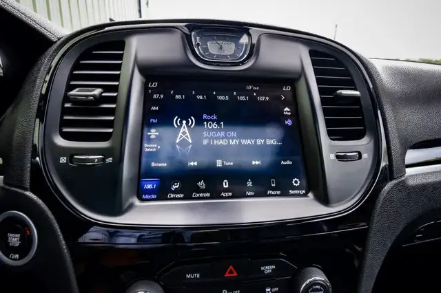 2022 Chrysler 300 S • SUNROOF • NAV • HEATED LEATHER • PREM. AUD in Cars & Trucks in Kingston - Image 25