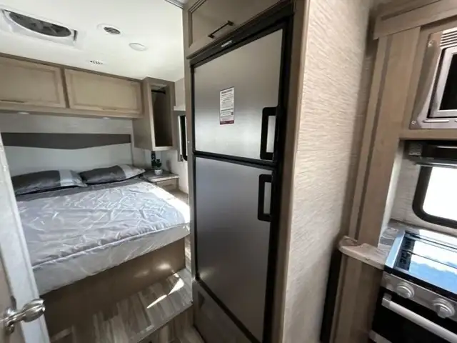 2023 Thor Motor Coach Four Winds 28Z in RVs & Motorhomes in Red Deer - Image 17