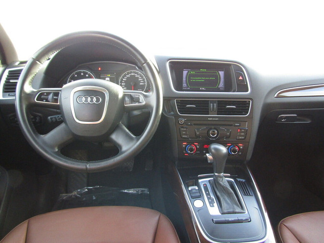2012 Audi Q5 PREMIUM PLUS 2.0T QUATTRO B.S.A/PANOROOF/H.SEATS in Cars & Trucks in Calgary - Image 3