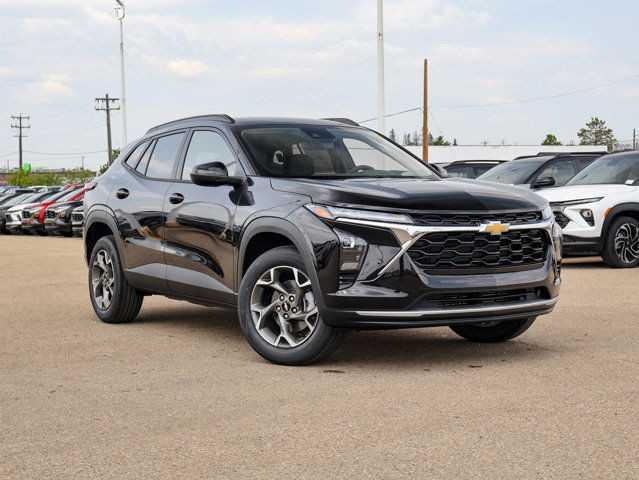2025 Chevrolet Trax LT in Cars & Trucks in Edmonton - Image 2