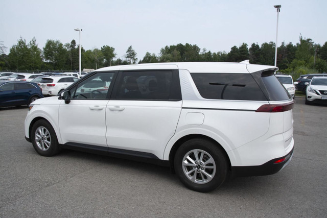 2022 KIA CARNIVAL LX in Cars & Trucks in Oshawa / Durham Region - Image 3