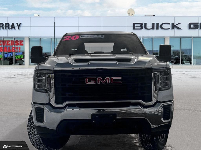 2020 GMC Sierra 3500HD | New brakes | backup camera | tow packag in Cars & Trucks in Fort St. John - Image 2