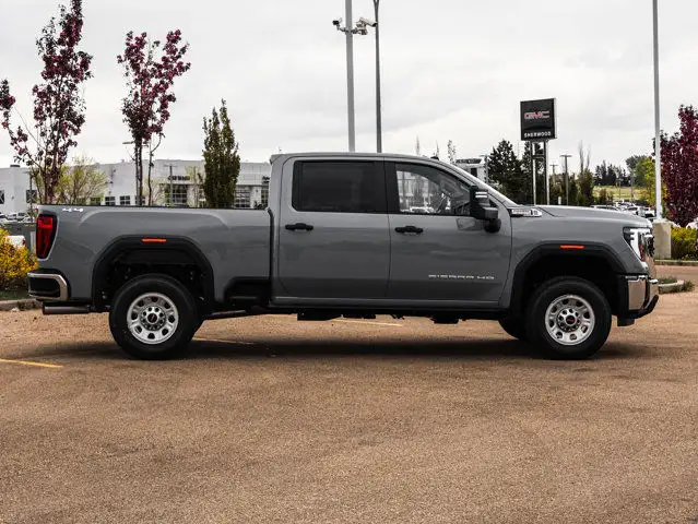 2025 GMC Sierra 3500HD Pro dans Autos et camions dans Comté de Strathcona - Image 11
