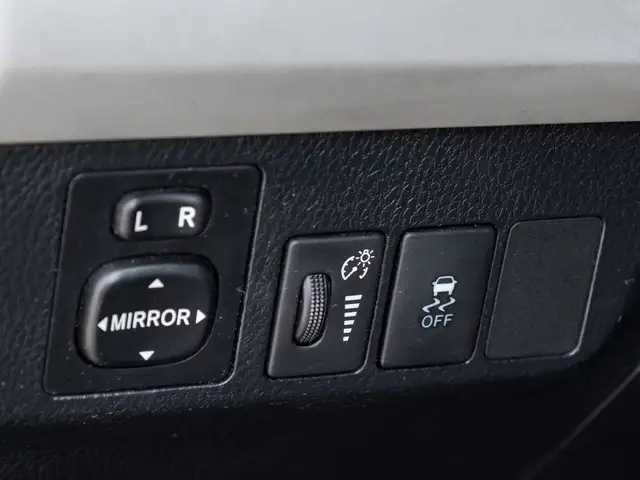 2013 Toyota RAV4 LE NEW PRICE! dans Autos et camions dans Région de Mississauga/Peel - Image 15