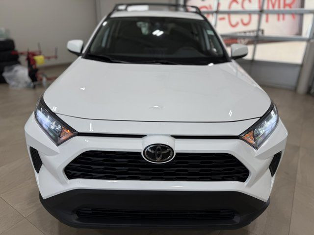2020 Toyota RAV4 LE in Cars & Trucks in Edmonton - Image 4