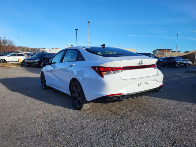 2022 Hyundai Elantra Preferred LOW MILEAGE! BLIND SPOT MONITOR,  in Cars & Trucks in Calgary - Image 2