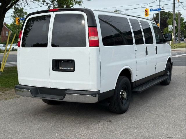 2011 Chevrolet Express Passenger 12 Passenger | Express 2500 in Cars & Trucks in City of Toronto - Image 3