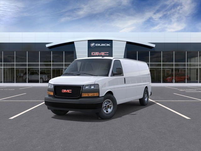 2025 GMC Savana Cargo 2500 WT 155 dans Autos et camions  à Ville de Montréal