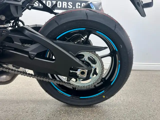 2025 Suzuki GSX-R1000AM5 GSXR - V6447NP - -No Payments for 1 Yea in Sport Bikes in Markham / York Region - Image 18
