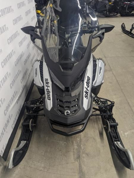 2019 Ski-Doo Grand Touring SE E 900 ACE Tur in Snowmobiles in West Island - Image 4