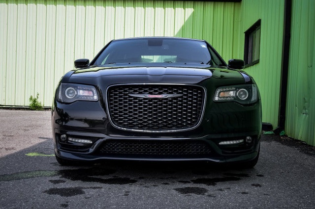 2022 Chrysler 300 S • SUNROOF • NAV • HEATED LEATHER • PREM. AUD in Cars & Trucks in Kingston - Image 4