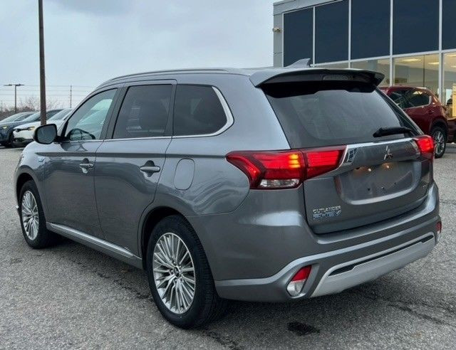 2020 Mitsubishi Outlander PHEV SEL S-AWC in Cars & Trucks in Ottawa - Image 3