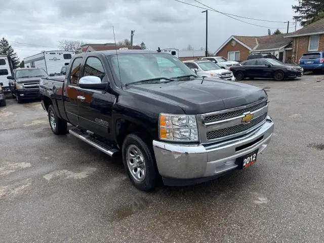 2012 Chevrolet Silverado 1500 LS CHEYENNE EDITION, V8, EXT CAB,  in Cars & Trucks in London - Image 8