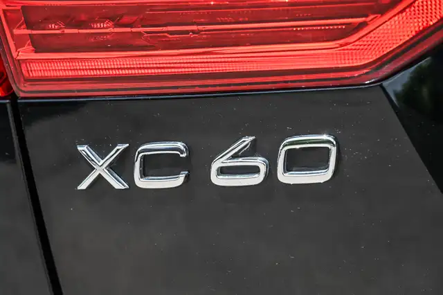 2021 Volvo XC60 in Cars & Trucks in City of Montréal - Image 15