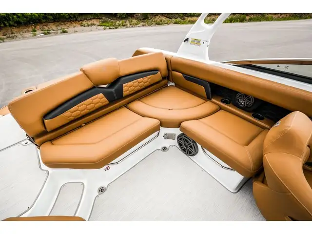 2026 Four Winns HD5 in Powerboats & Motorboats in Québec City - Image 19