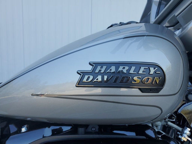 2023 Harley-Davidson FLHXSE - CVO Street Glide in Touring in Calgary - Image 3