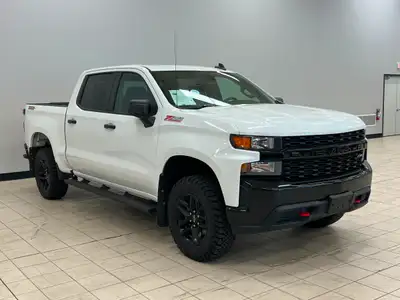 WAS: $49995 NOW: $46985The 2021 Chevrolet Silverado 1500 Custom Trail Boss is a full-size pickup tru...