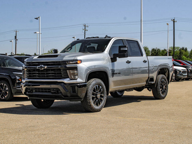 2025 Chevrolet Silverado 2500HD Custom in Cars & Trucks in Edmonton - Image 4