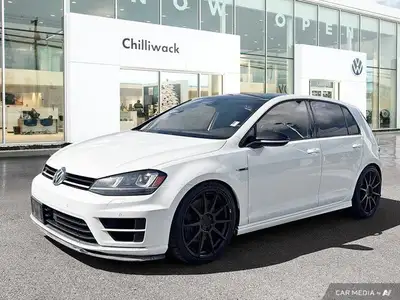This Volkswagen Golf R boasts a Intercooled Turbo Premium Unleaded I-4 2.0 L/121 engine powering thi...