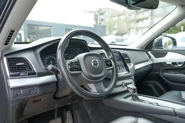 2017 Volvo XC90 T6 Momentum | No Accidents | Thule Ski Carrier in Cars & Trucks in Calgary - Image 13