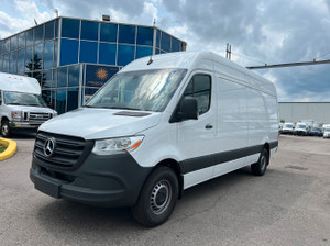 2023 Mercedes-Benz Sprinter Van Mercedes Sprinter 2500 - CARGO - 170WB - High Roof - DIESEL