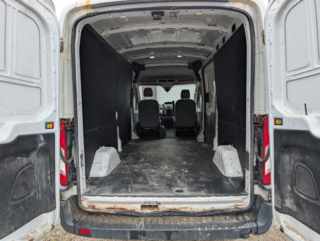 2017 Ford Transit Cargo Van T-250 148" Med Rf 9000 GVWR Sliding  in Cars & Trucks in Stratford - Image 4