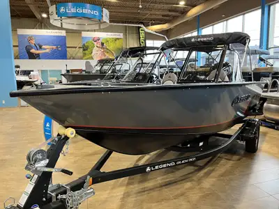 2023 | Legend | 18 XTR Troller Prix régulier (60 984 $) Économie de 5 600 $ 55 384 $ - plus les taxe...