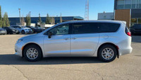 EXECUTIVE CROSSTOWN DEMO! This 2024 CHRYSLER VOYAGER LX has the following options Cloth Bucket Seats... (image 4)