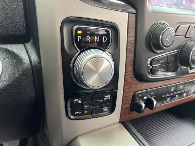 2014 Ram 1500 4WD Crew Cab 140.5" Laramie in Cars & Trucks in City of Toronto - Image 30