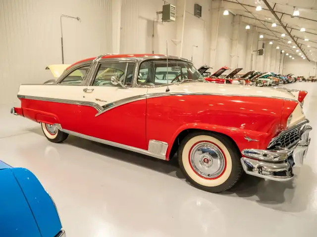1956 Ford Crown Victoria in Classic Cars in London - Image 9