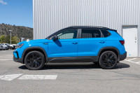 Experience style and versatility with the 2024 Volkswagen Taos Comfortline Black Edition. This compa... (image 5)