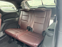 2ND-ROW FOLD/TUMBLE CAPTAIN CHAIRS -inc: 2nd-Row Mini Console w/Cup Holders 2nd-Row Seat Mounted Inb... (image 9)