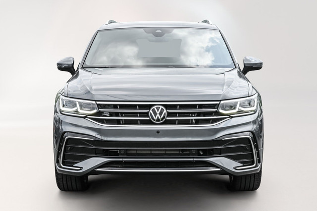 2023 Volkswagen Tiguan Highline R-Line | Toit pano | Cuir Clean  in Cars & Trucks in Longueuil / South Shore - Image 2
