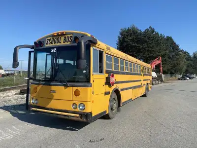 2006 Thomas Saf-T-Liner HDX 56 passenger School Bus Diesel Air Brakes, 1 driver plus 56 passengers,...