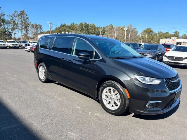 2023 Chrysler Pacifica Touring-L PRICED TO MOVE! BACKUP CAM!...62863216370307123