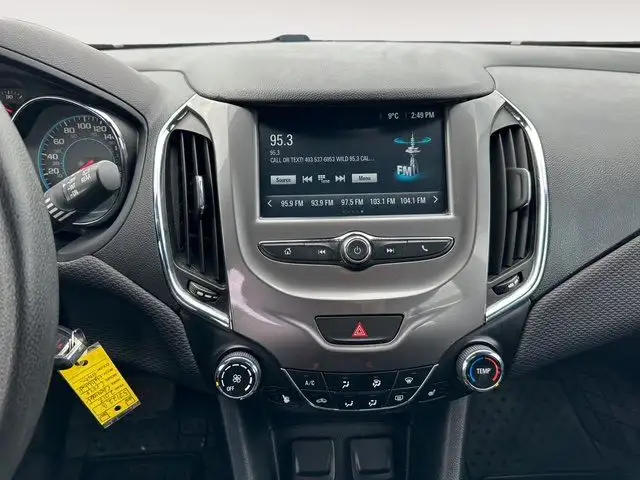 2017 Chevrolet Cruze LT | BACK UP CAM | HEATED SEATS | BLUETOOTH in Cars & Trucks in Calgary - Image 17