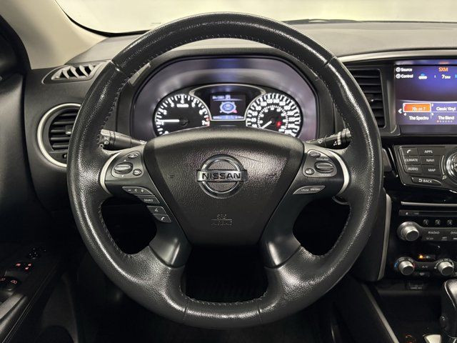 2018 Nissan PATHFINDER SV TECH V6 4X4 AT in Cars & Trucks in Edmonton - Image 2