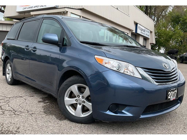 2017 Toyota Sienna LE 8-Passenger - ALLOYS! BACK-UP CAM! PWR DOO in Cars & Trucks in Kitchener / Waterloo