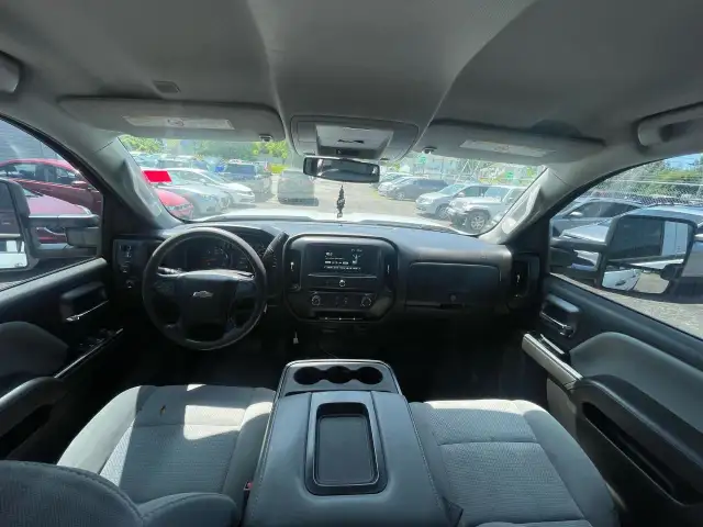 2019 Chevrolet Silverado 2500 Work Truck in Cars & Trucks in Ottawa - Image 13