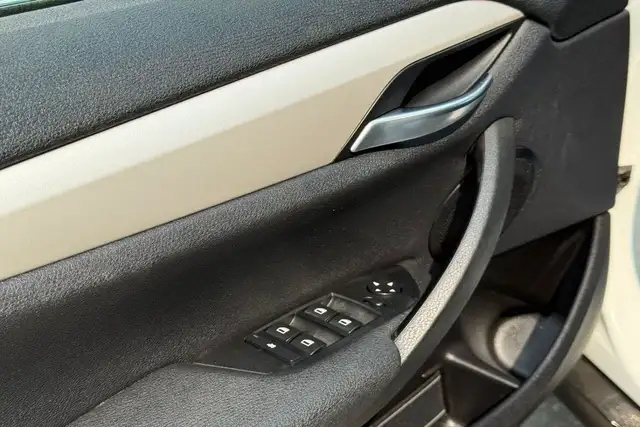 2015 BMW X1 AWD 4dr xDrive28i|BIG SUMMER BLOWOUT! dans Autos et camions dans Calgary - Image 14