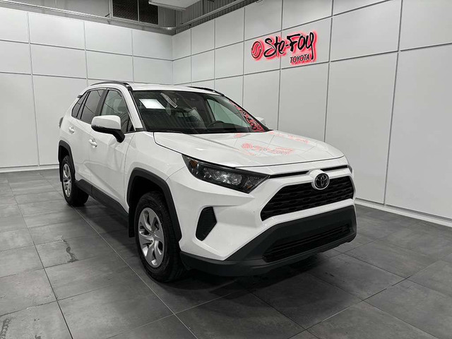 2020 Toyota RAV4 LE AWD - SIEGES CHAUFFANTS - BLUETOOTH in Cars & Trucks in Québec City