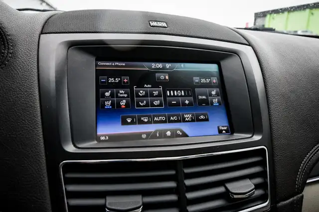 2014 Lincoln MKT ECOBOOST in Cars & Trucks in Ottawa - Image 25