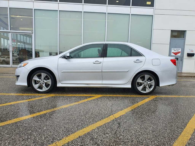 2014 Toyota Camry 4dr Sdn V6 Auto SE | Alloys | Sunroof in Cars & Trucks in City of Toronto - Image 4