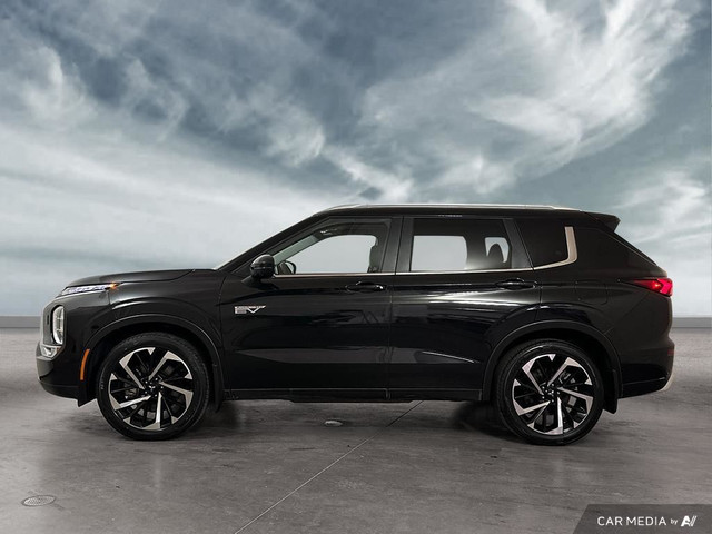 2023 Mitsubishi Outlander PHEV SEL in Cars & Trucks in Saskatoon - Image 3